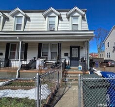 Building Photo - 102 Hanover St