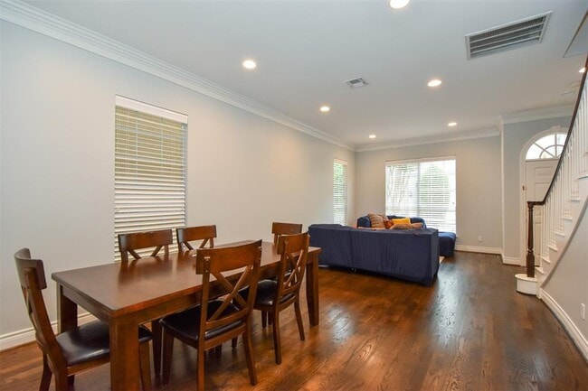 Building Photo - 3226 Pemberton Cir Dr