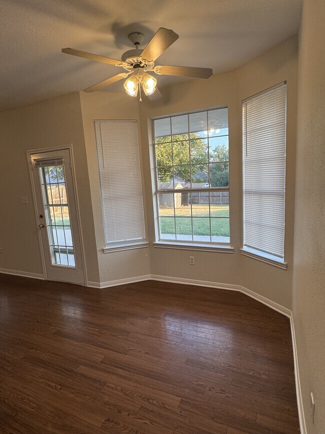 Building Photo - 1515 Mountain Laurel Dr