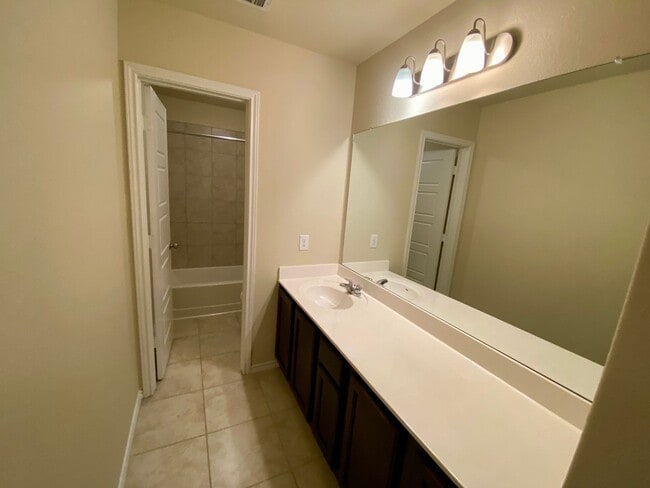 Building Photo - *Move-In Special* Spacious 4 Bedroom/Loft Area ~ Convenient to JBSA Randolph AFB or JBSA Lackland...