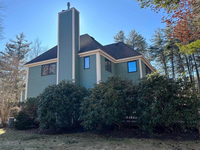 Building Photo - 33 Clearwater Dr