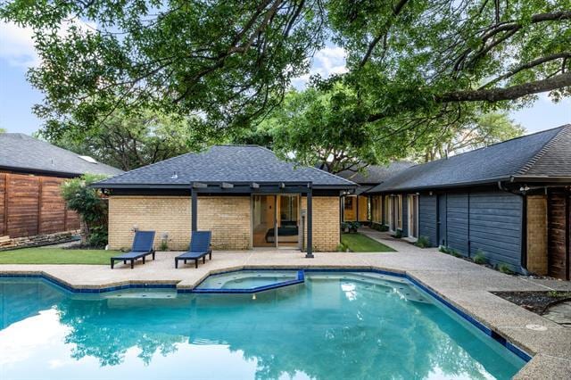 Building Photo - 9415 Hill View Dr