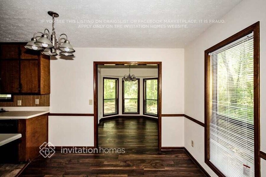 Building Photo - 376 Mill Ridge Way
