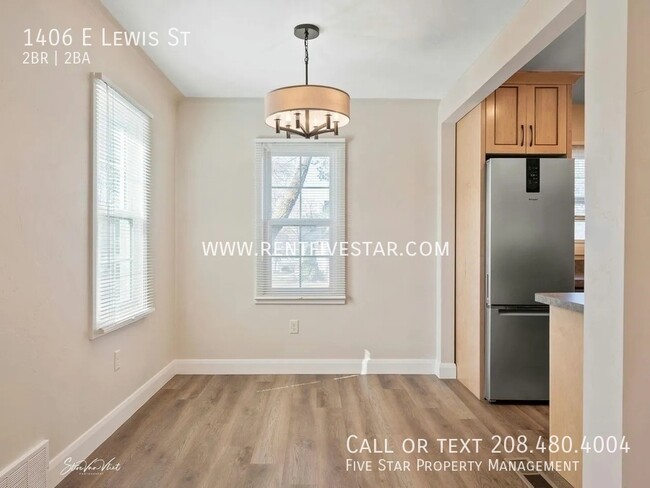 Building Photo - 1406 E Lewis St