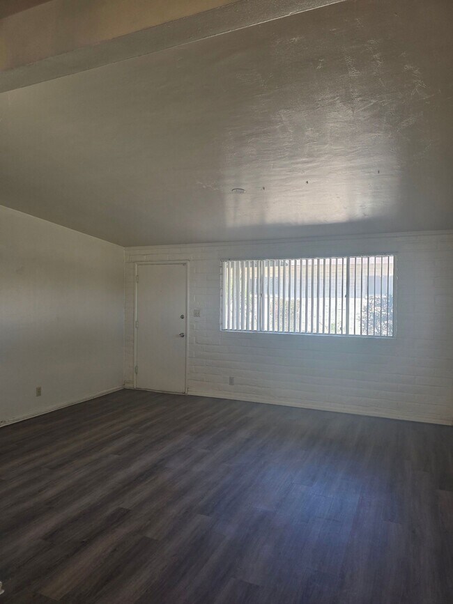 Building Photo - 3501 E 3rd St