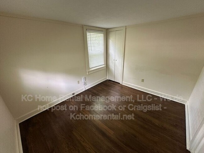 Building Photo - 6101 Fontana St