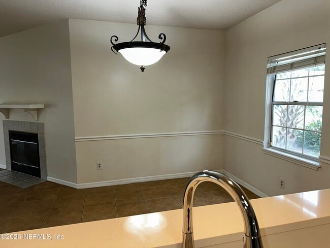 Building Photo - 6160 Chambore Ct