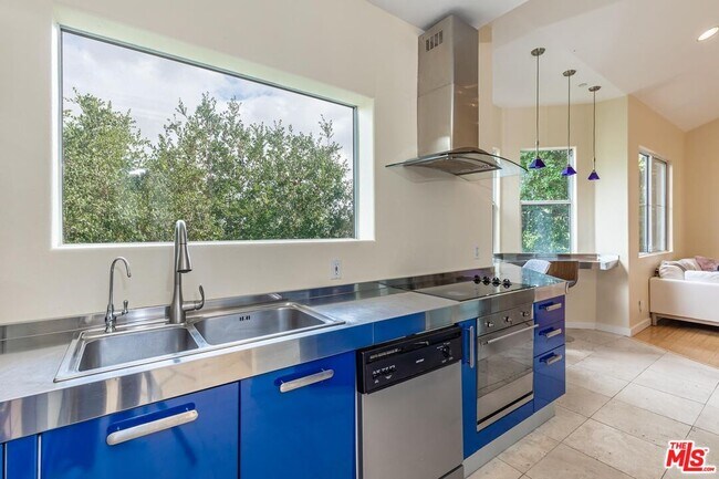 Building Photo - 23639 Clover Trail