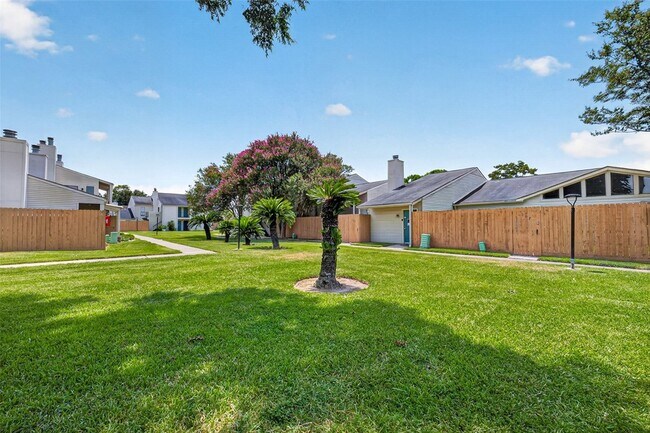 Building Photo - 6401 Deihl Rd