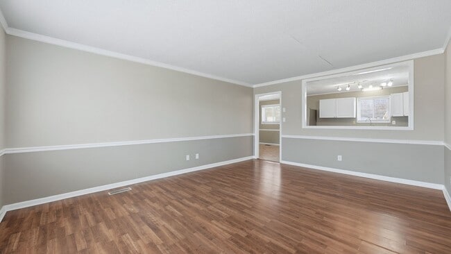 Building Photo - 3 Bedroom Cleveland home