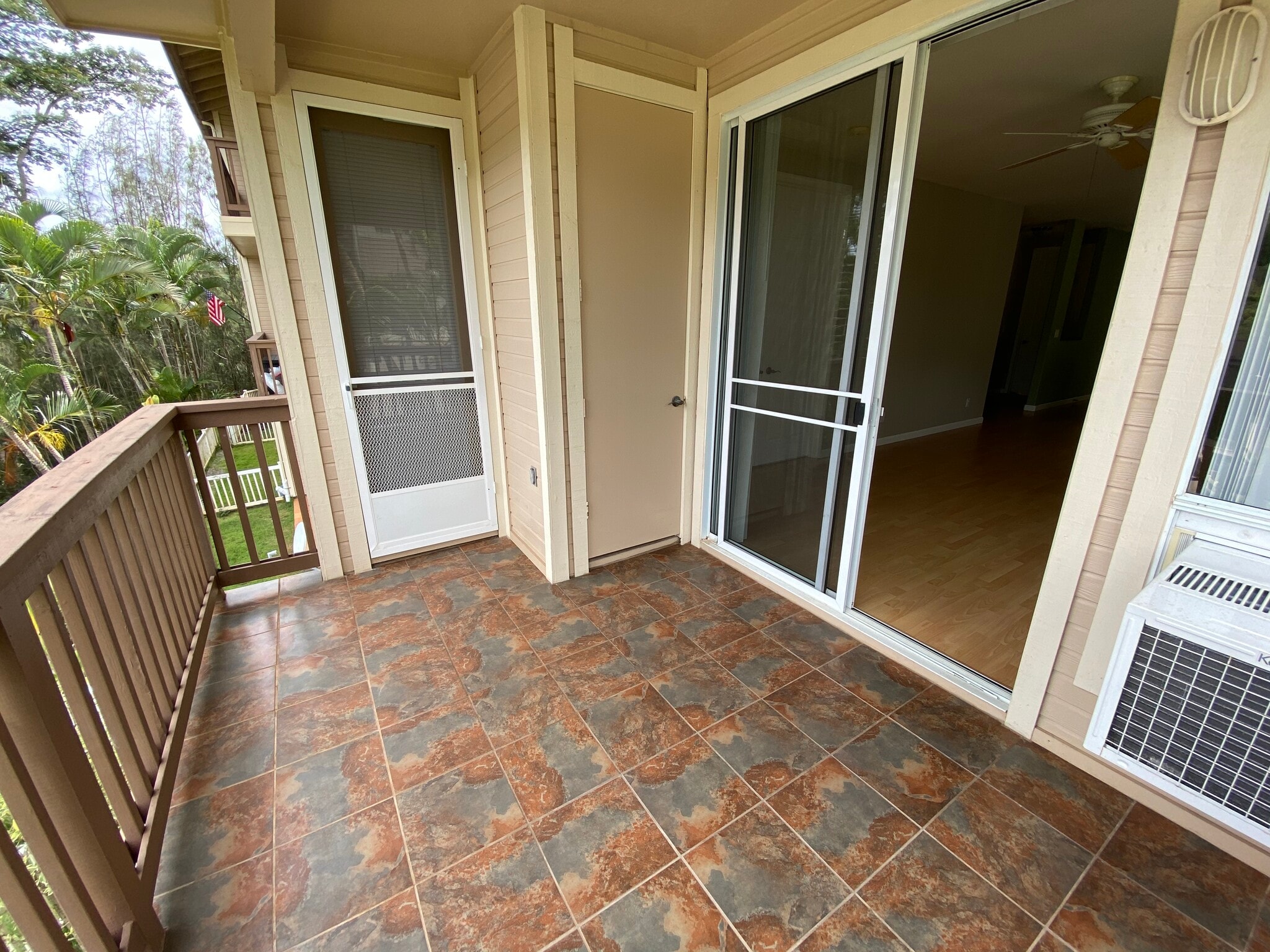 Large Lanai - 95-976 Wikao St