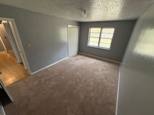 Building Photo - 5526 Cross Timbers Dr