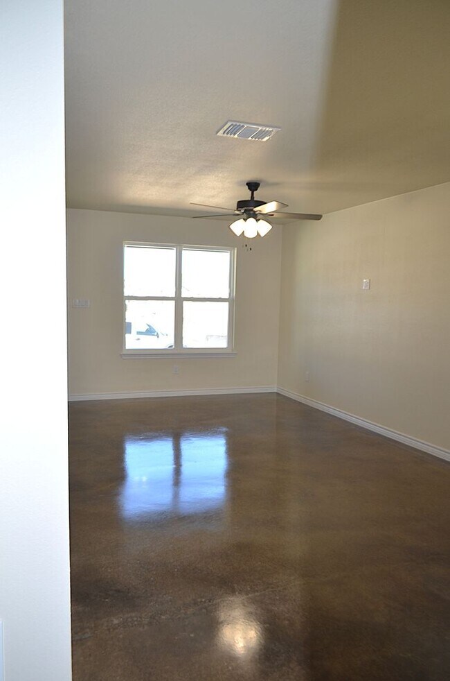 Building Photo - 1007 Cline Dr