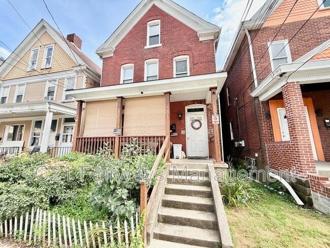 Primary Photo - 427 2nd St