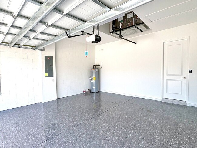 Building Photo - Brand New Luxury Rental in Wellen Park – Never Lived In!