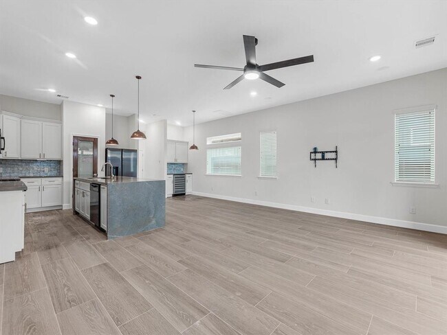 Building Photo - 603 N Milby St