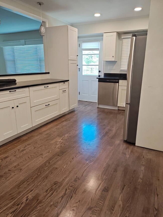 Building Photo - 2354 N Wading River Rd