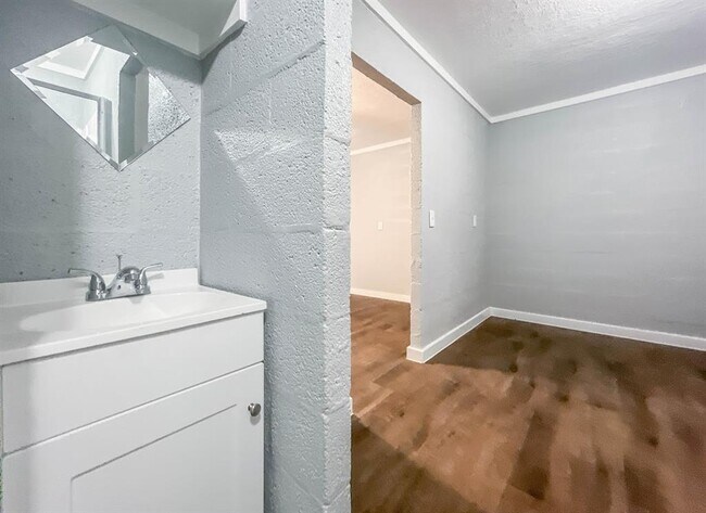 Building Photo - 415 N Beauregard St