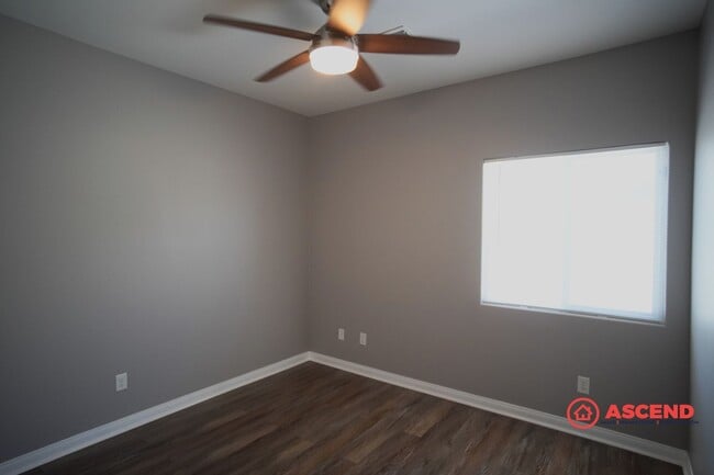 Building Photo - Beautiful 4 Bedroom SW Home Close to Freeway!