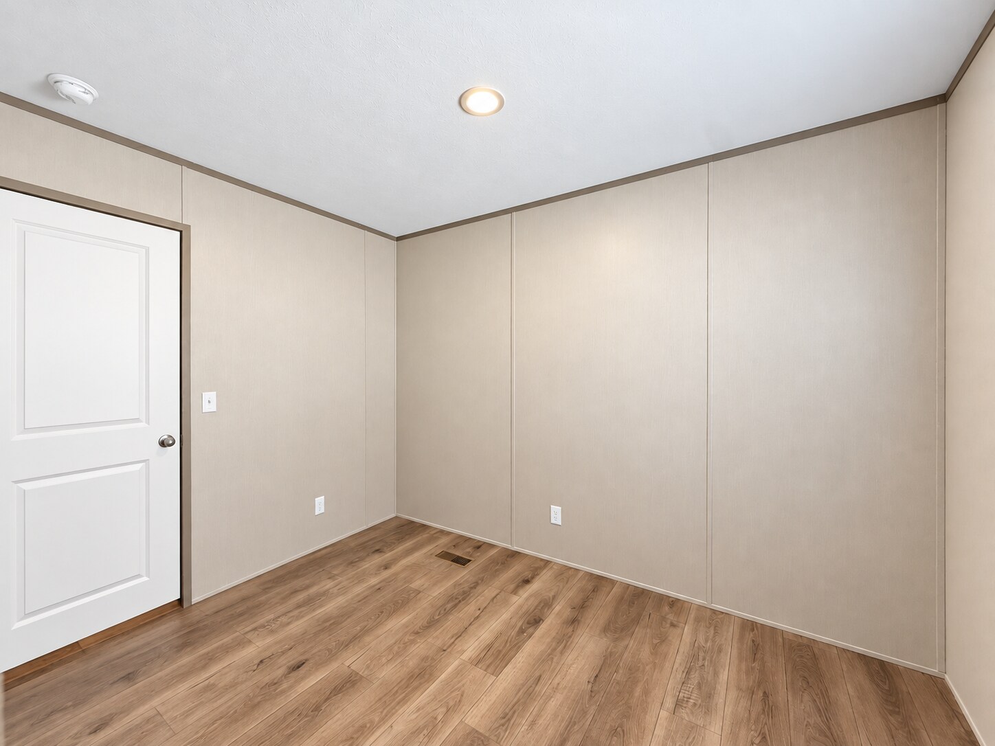 Building Photo - 104 Pine Cone Dr