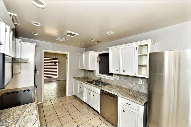 Building Photo - 9125 W H Burges Dr
