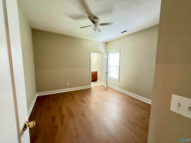 Building Photo - 108 N Star Dr