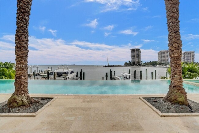 Building Photo - 3535 Hiawatha Ave