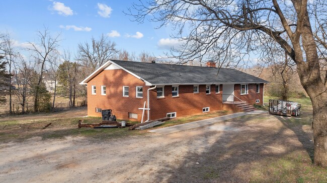 Building Photo - 1435 Auten Rd