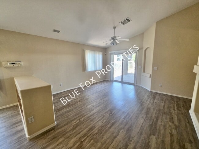 Building Photo - 6078 N Panorama Park Dr