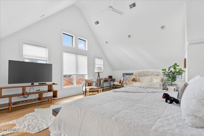 Building Photo - 5 Swanner Ln