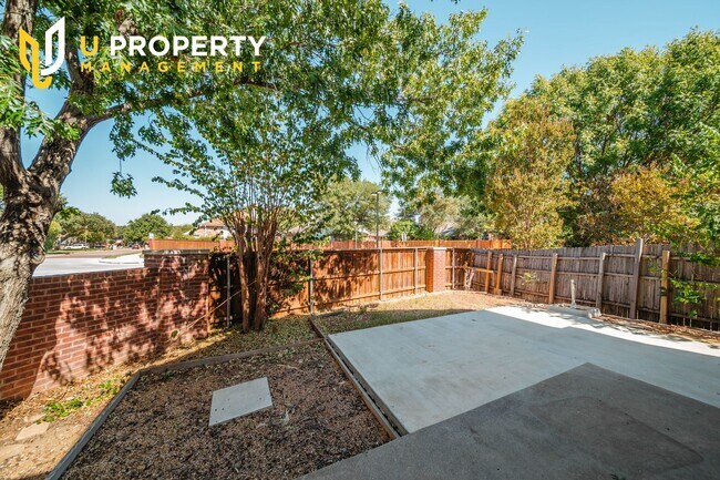 Building Photo - Beautiful two-story home in Flower Mound