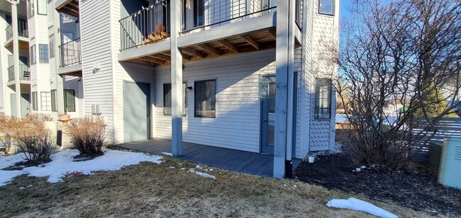 Building Photo - Beautifully Upgraded 1-Bedroom Condo in Downtown Traverse City