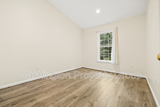 Building Photo - 4267 Fox Lake Dr