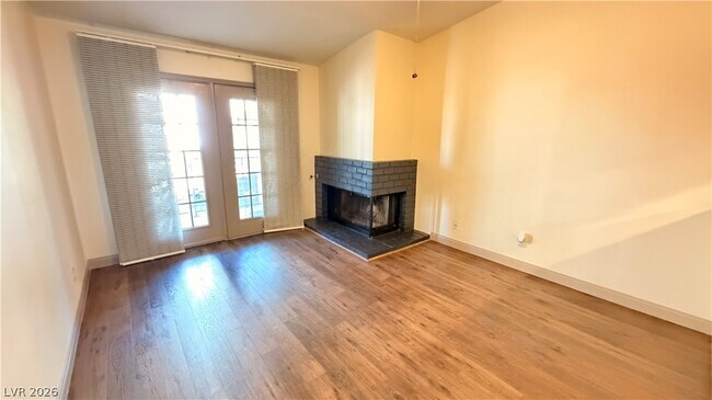 Building Photo - 2783 Carnation Ln