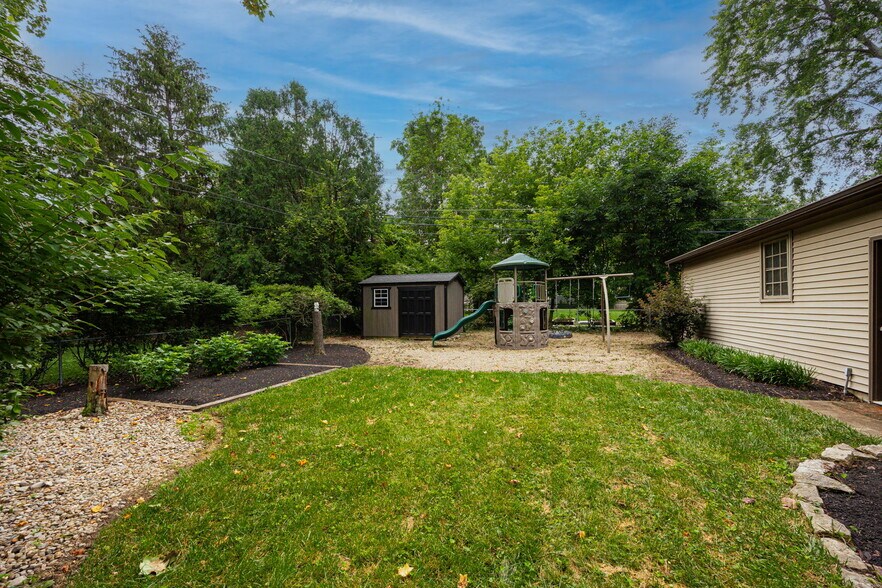 Building Photo - 2349 Eastcleft Dr