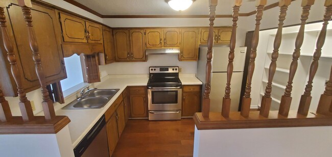 Building Photo - Maryville 37803 - 2 bedroom, 2 bath condo ...