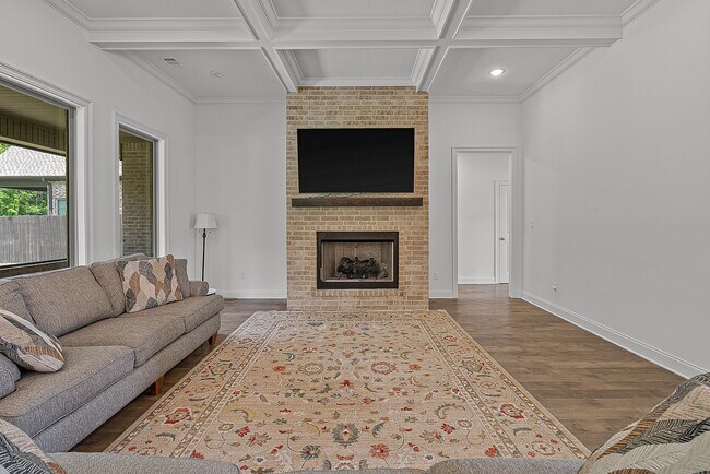 Building Photo - Rare Executive Rental in Desirable South J...