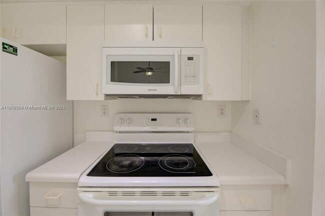 Building Photo - 2600 S University Dr