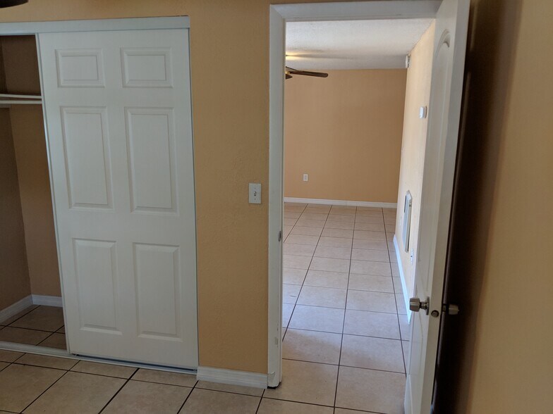 Building Photo - 2146 Ranchita Trail