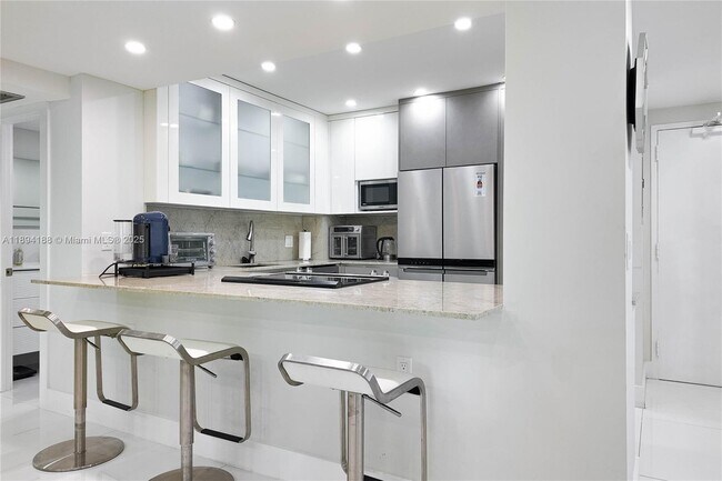 Building Photo - 1950 S Ocean Dr