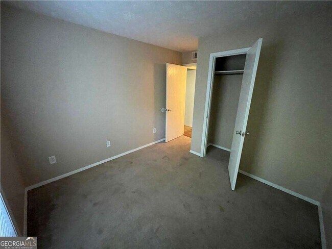 Building Photo - 803 Wynnes Ridge Cir SE