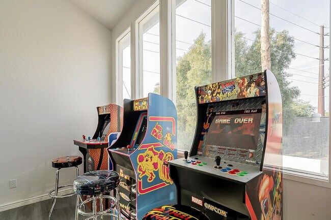 Building Photo - 2534 N 87th Way