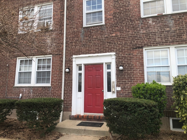 Building Photo - 500 Alma Terrace