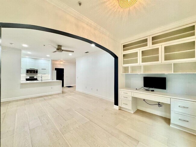 Building Photo - 4207 S Dale Mabry Hwy