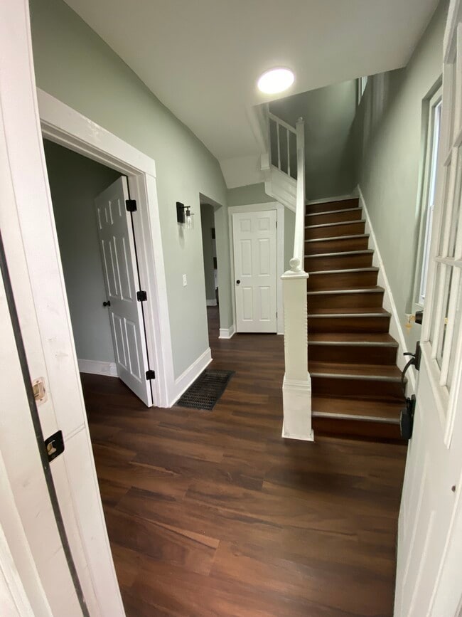 Building Photo - 3344 Spokane Ave