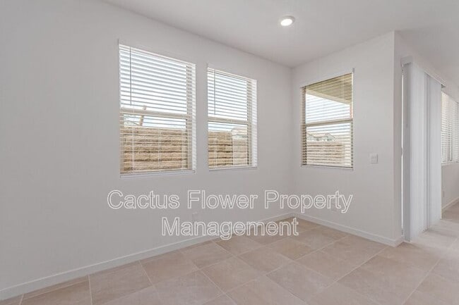 Building Photo - 4740 S Ferric