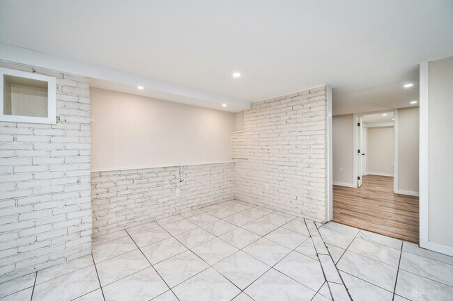 Building Photo - 57 S 6th St