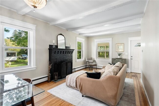 Building Photo - 83 Spring Ave