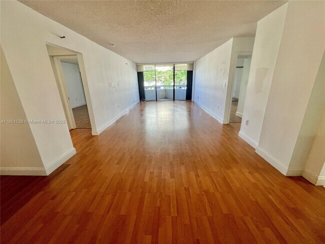 Building Photo - 2501 Brickell Ave