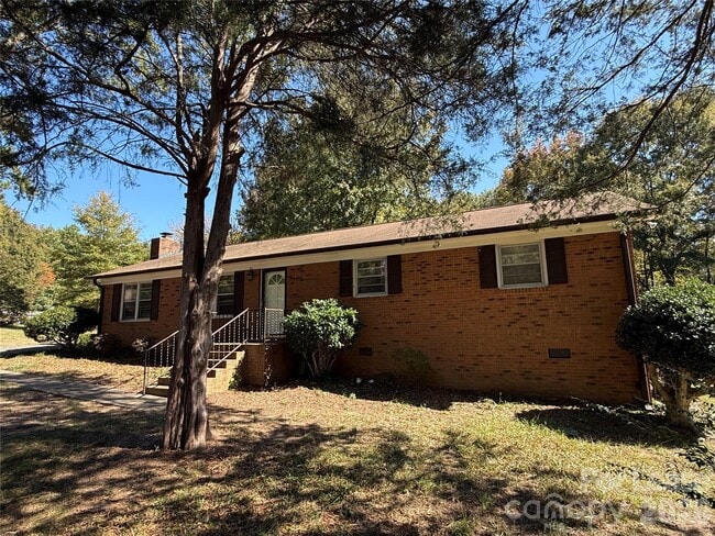 Building Photo - 201 Allison Dr